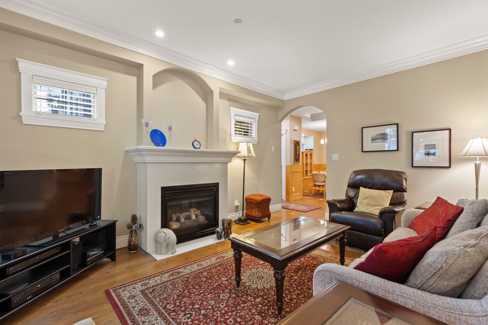 Listing Image 11