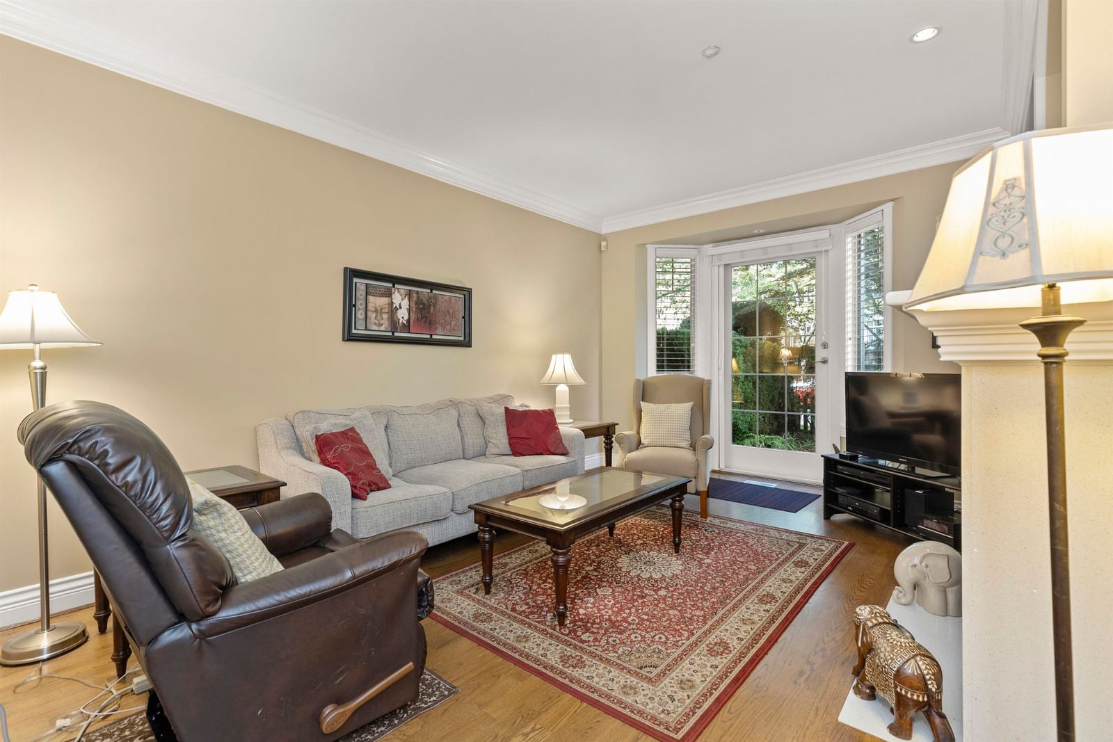 Listing Image 5