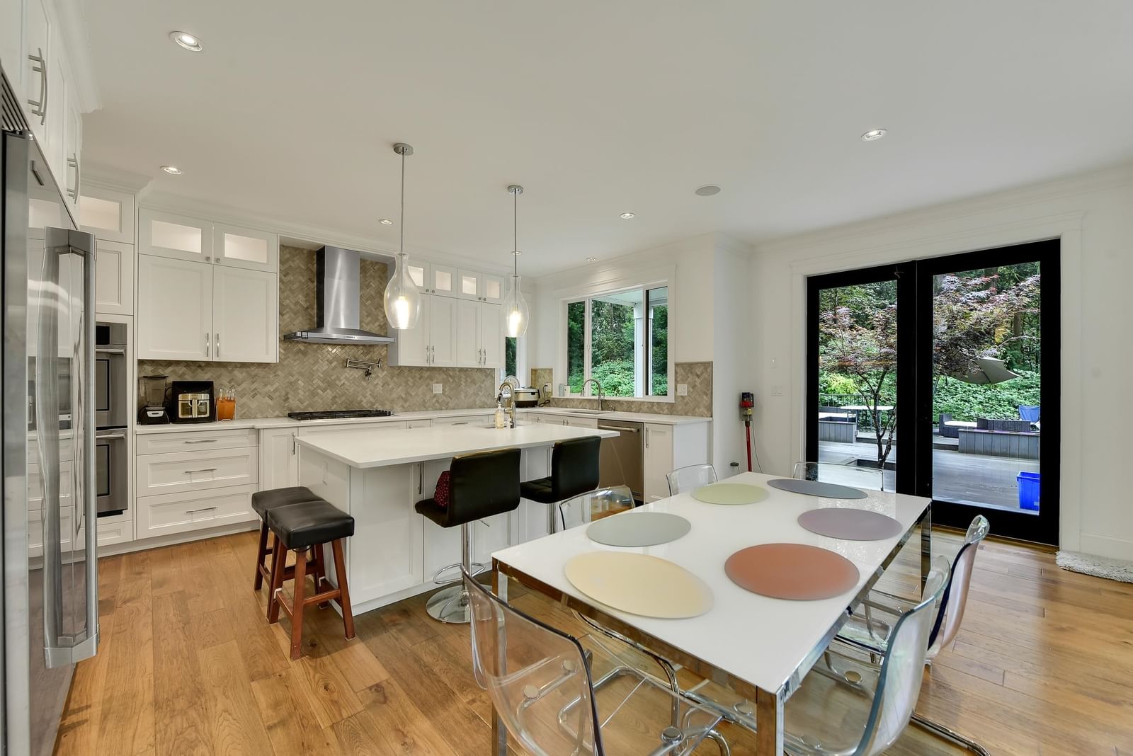Listing Image 10