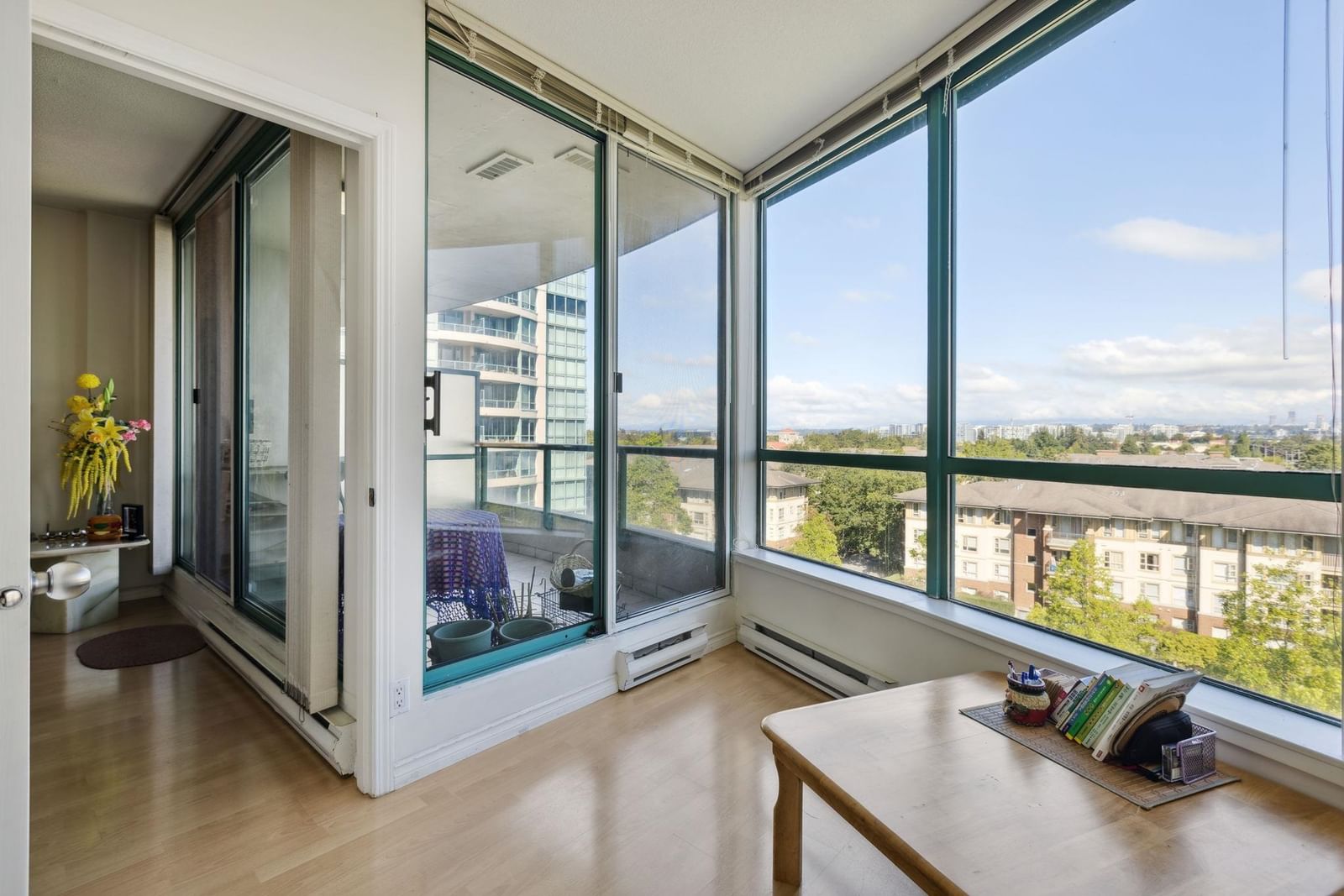 Listing Image 9