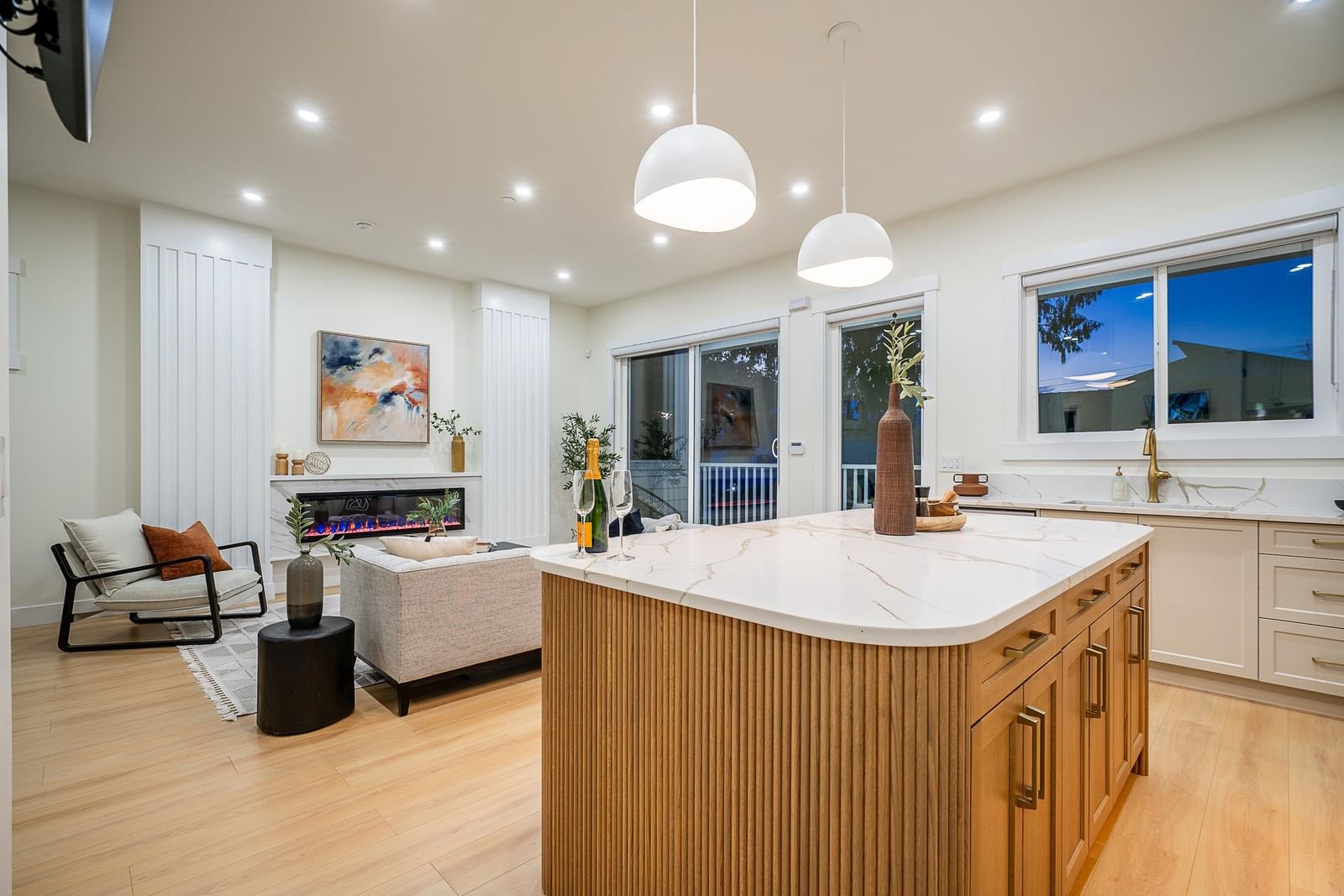 Listing Image 10