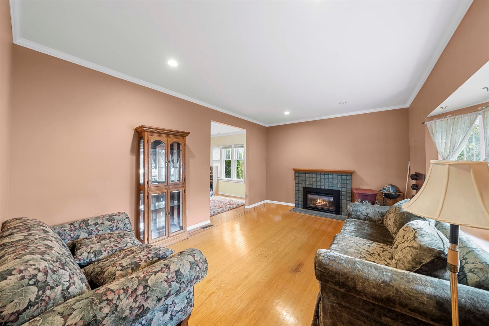 Listing Image 5