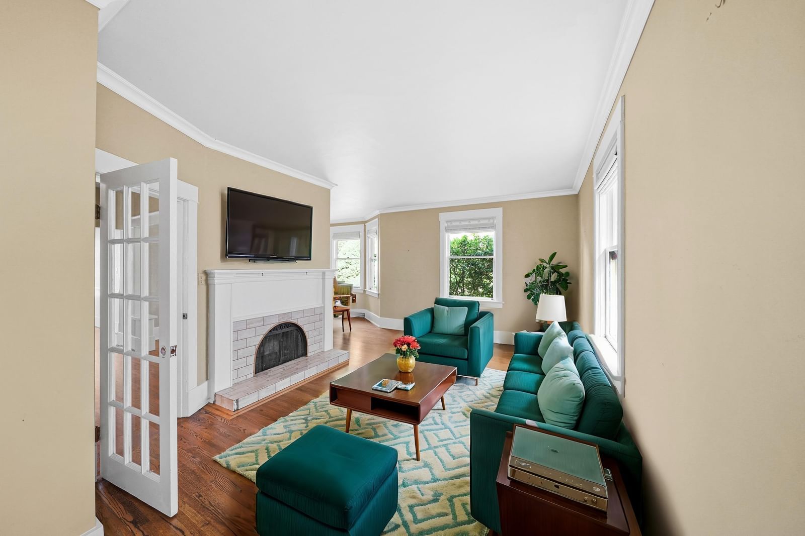 Listing Image 6