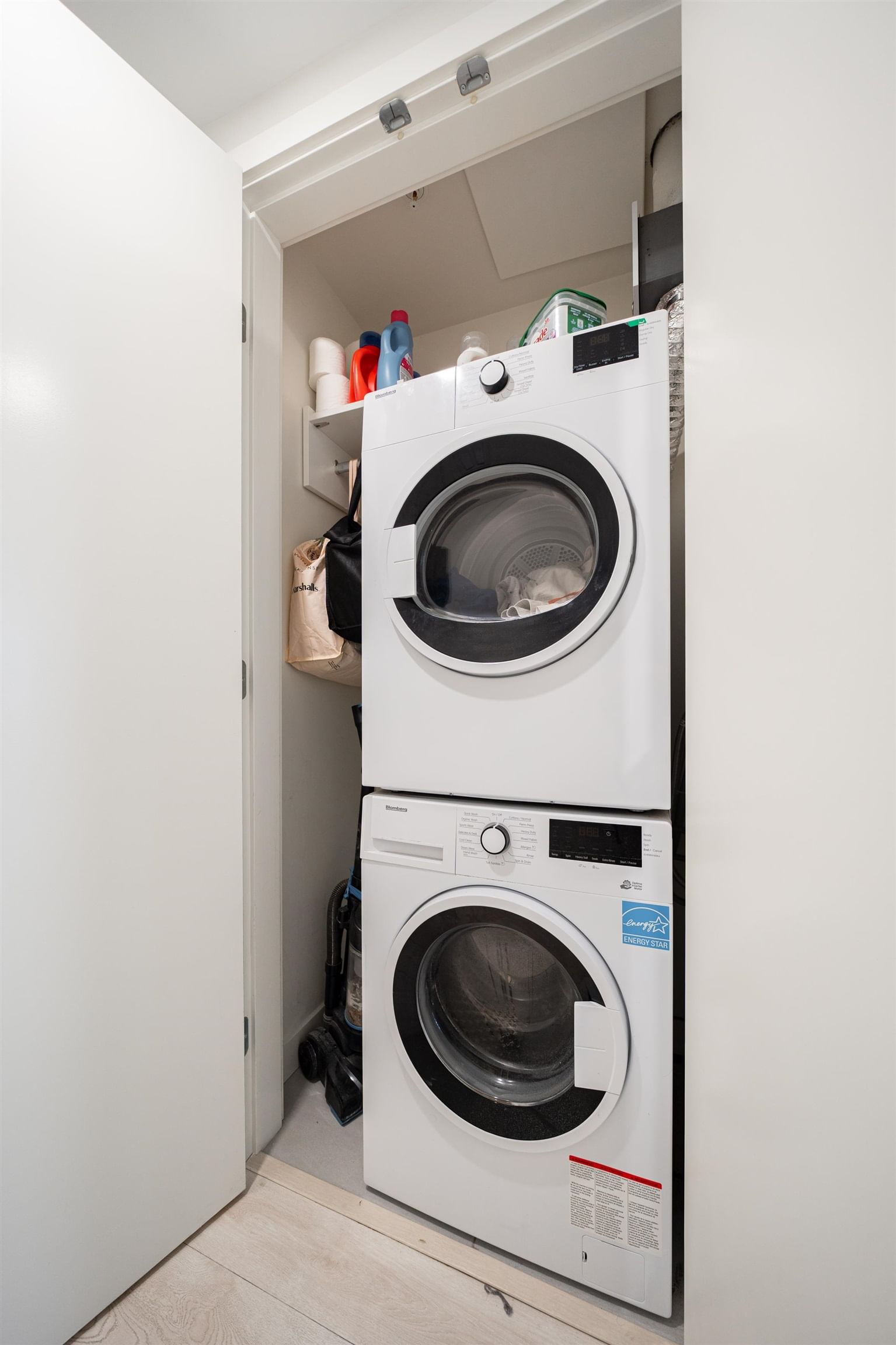 Listing Image 12