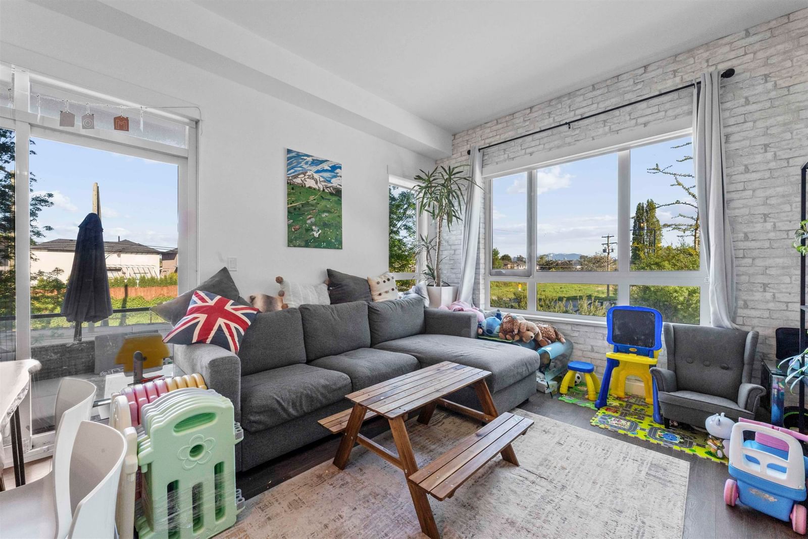 Listing Image 14