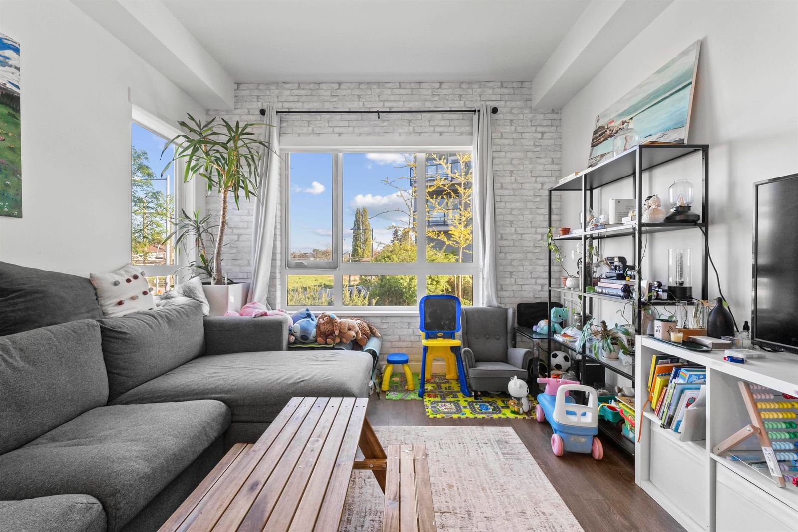 Listing Image 15