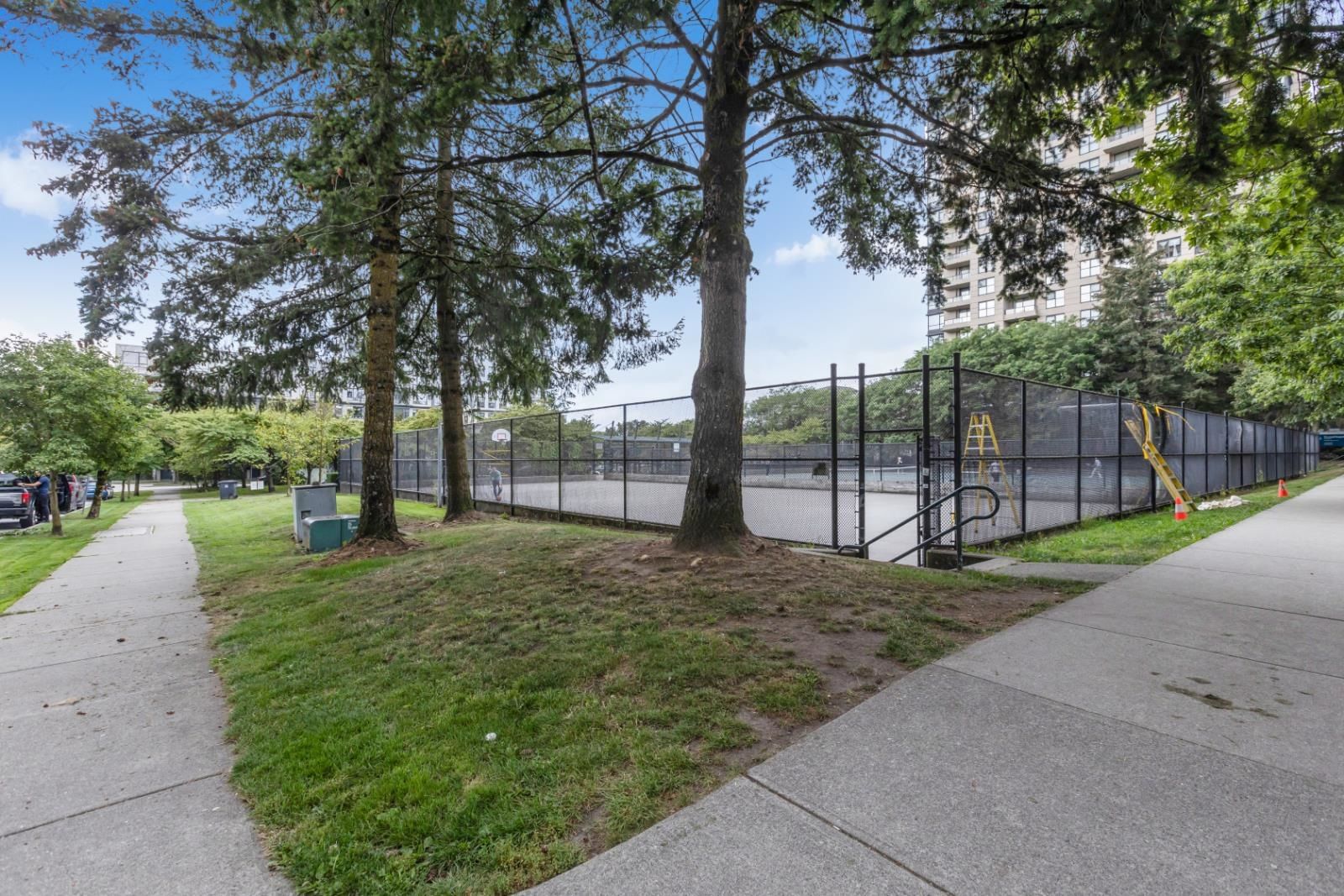 Listing Image 14