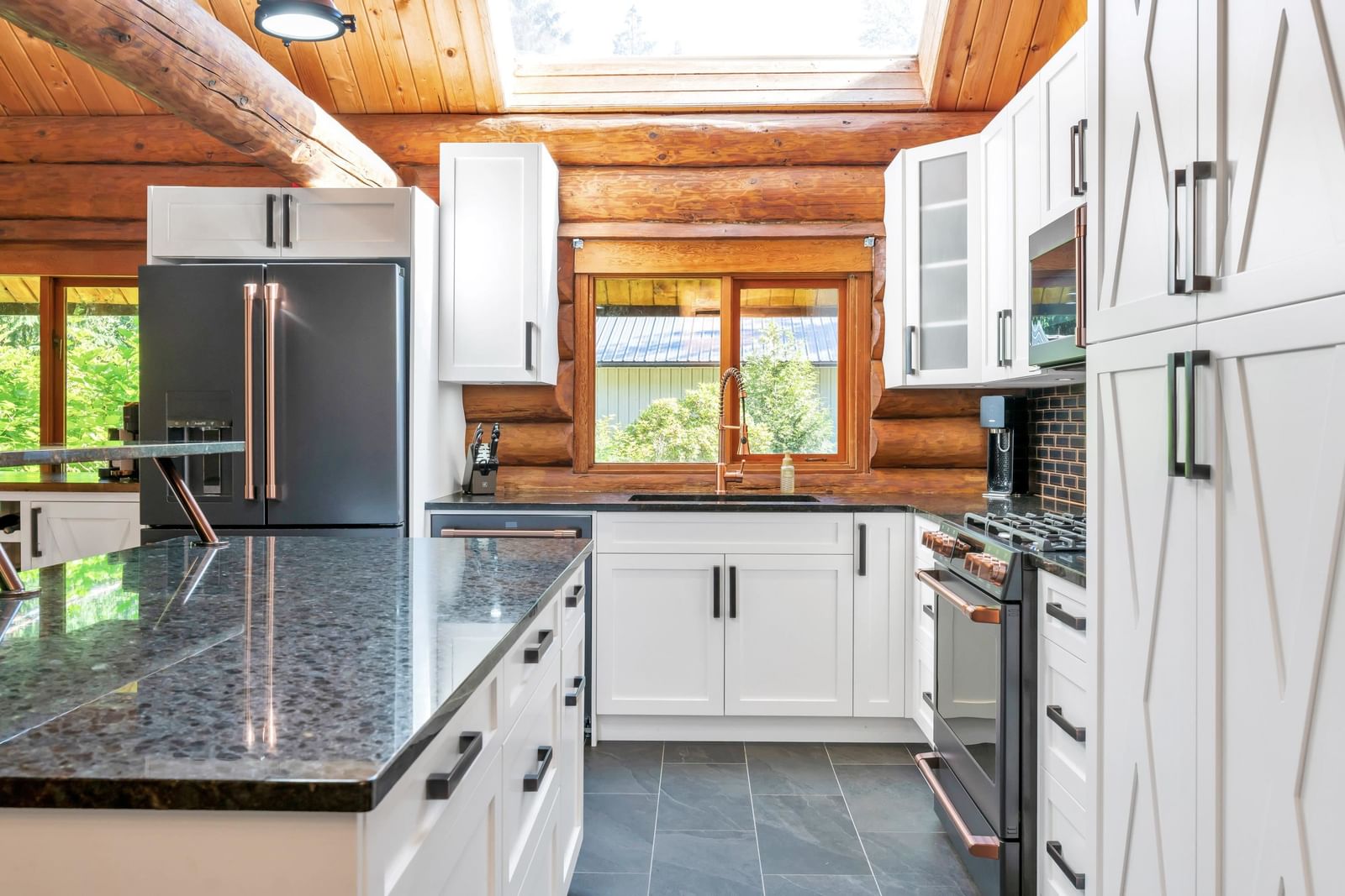 Listing Image 11