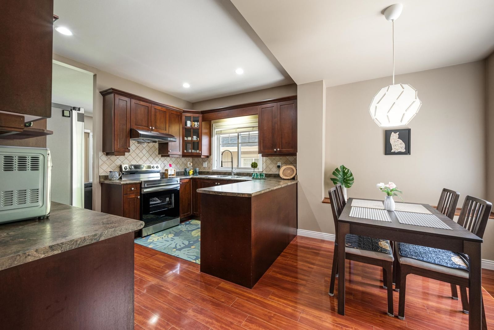 Listing Image 15