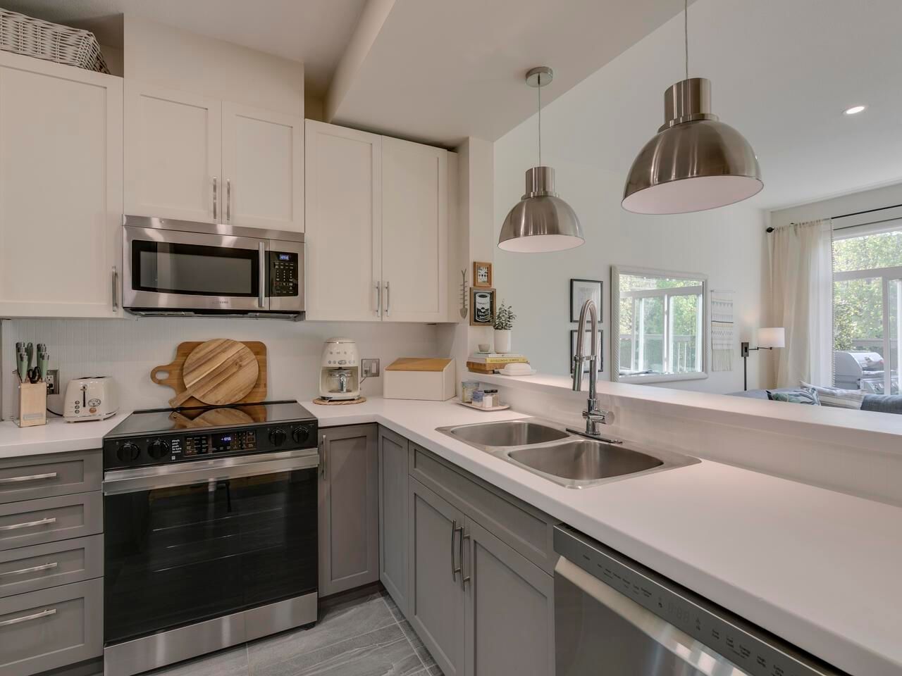 Listing Image 9