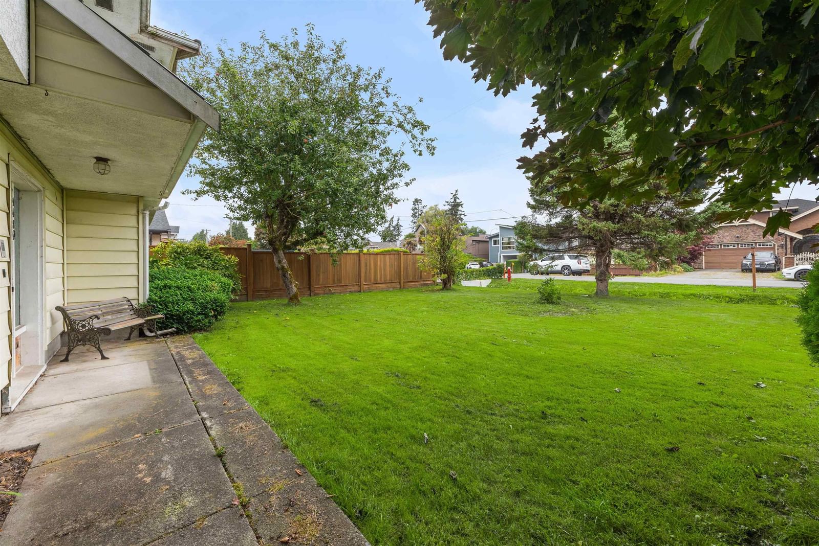 Listing Image 11