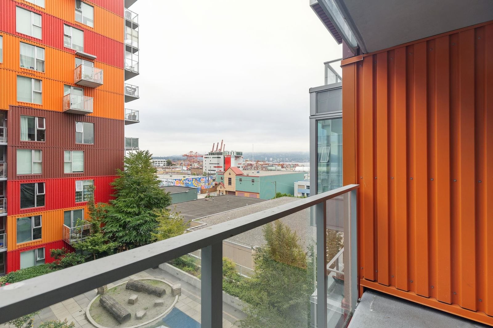 Listing Image 12