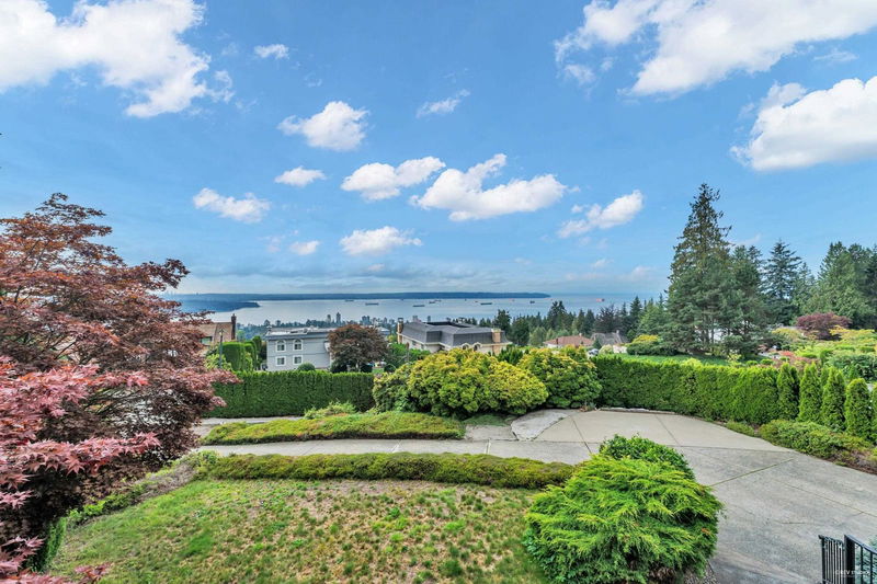 2171 Westhill Wynd, West Vancouver, British Columbia (MLS R2926256)