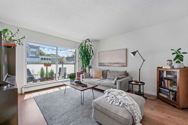 203 - 570 8th Avenue