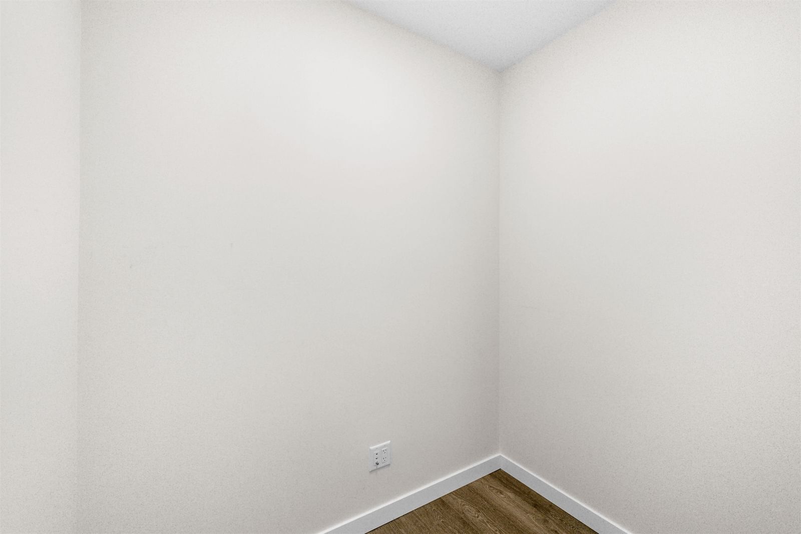 Listing Image 26
