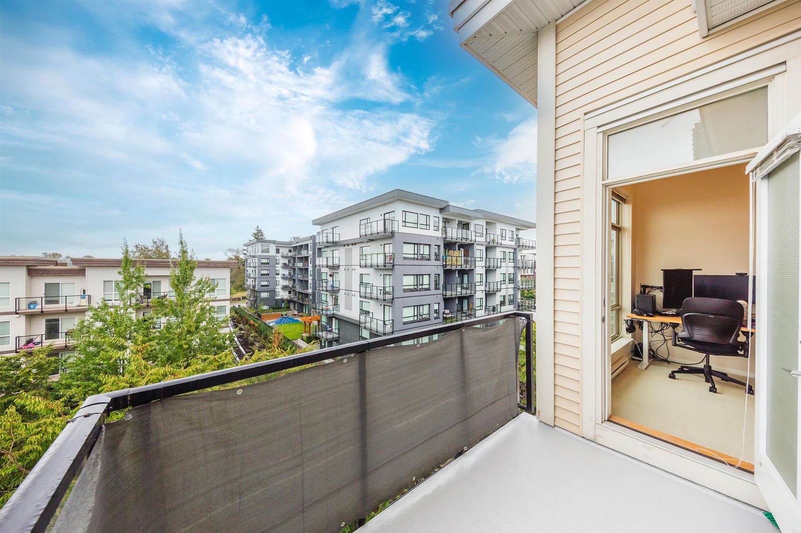 Listing Image 10