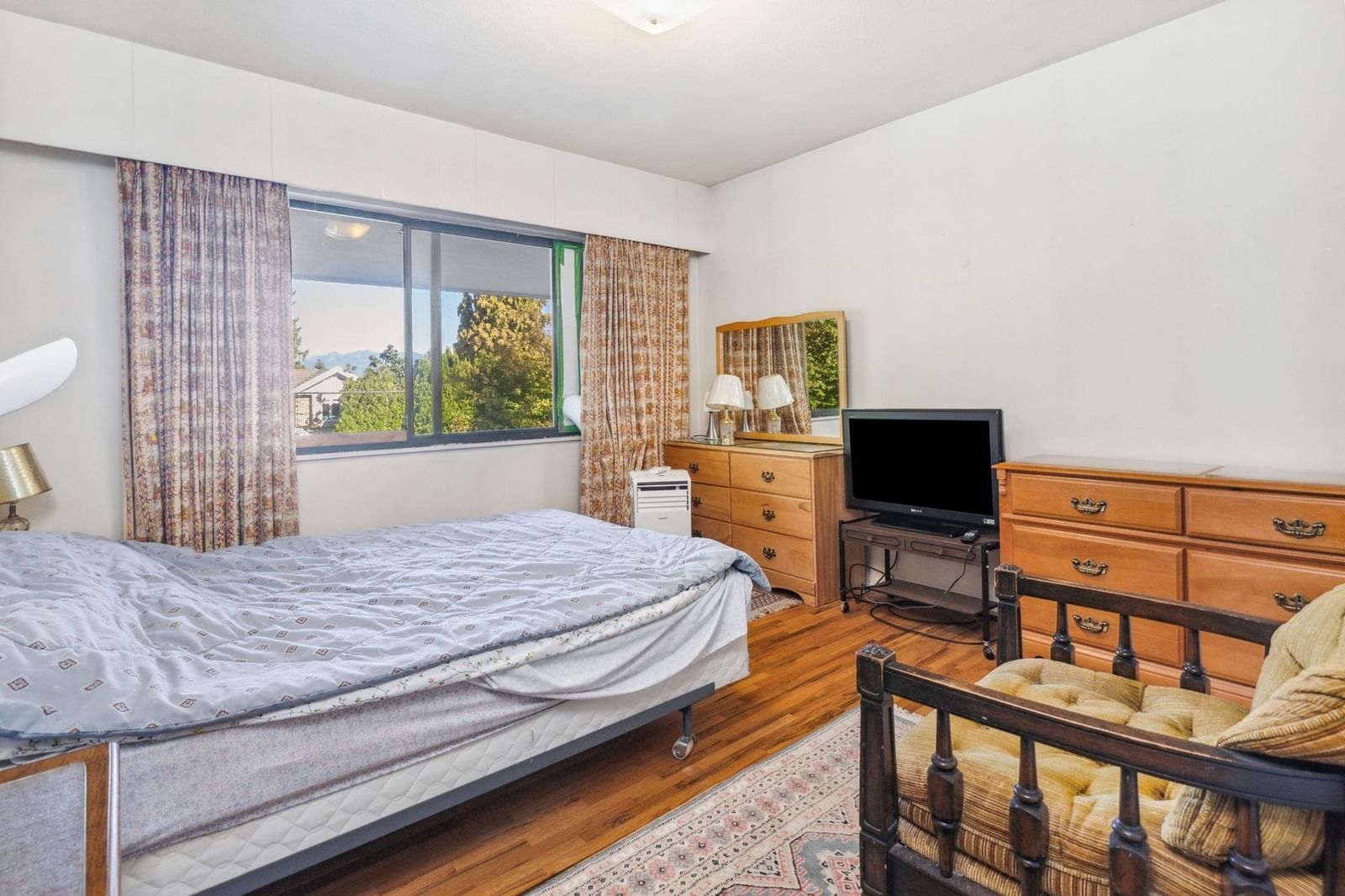 Listing Image 10