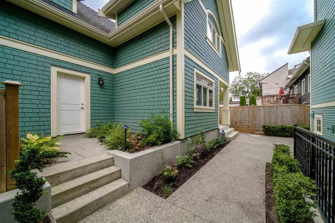 Listing Image 4
