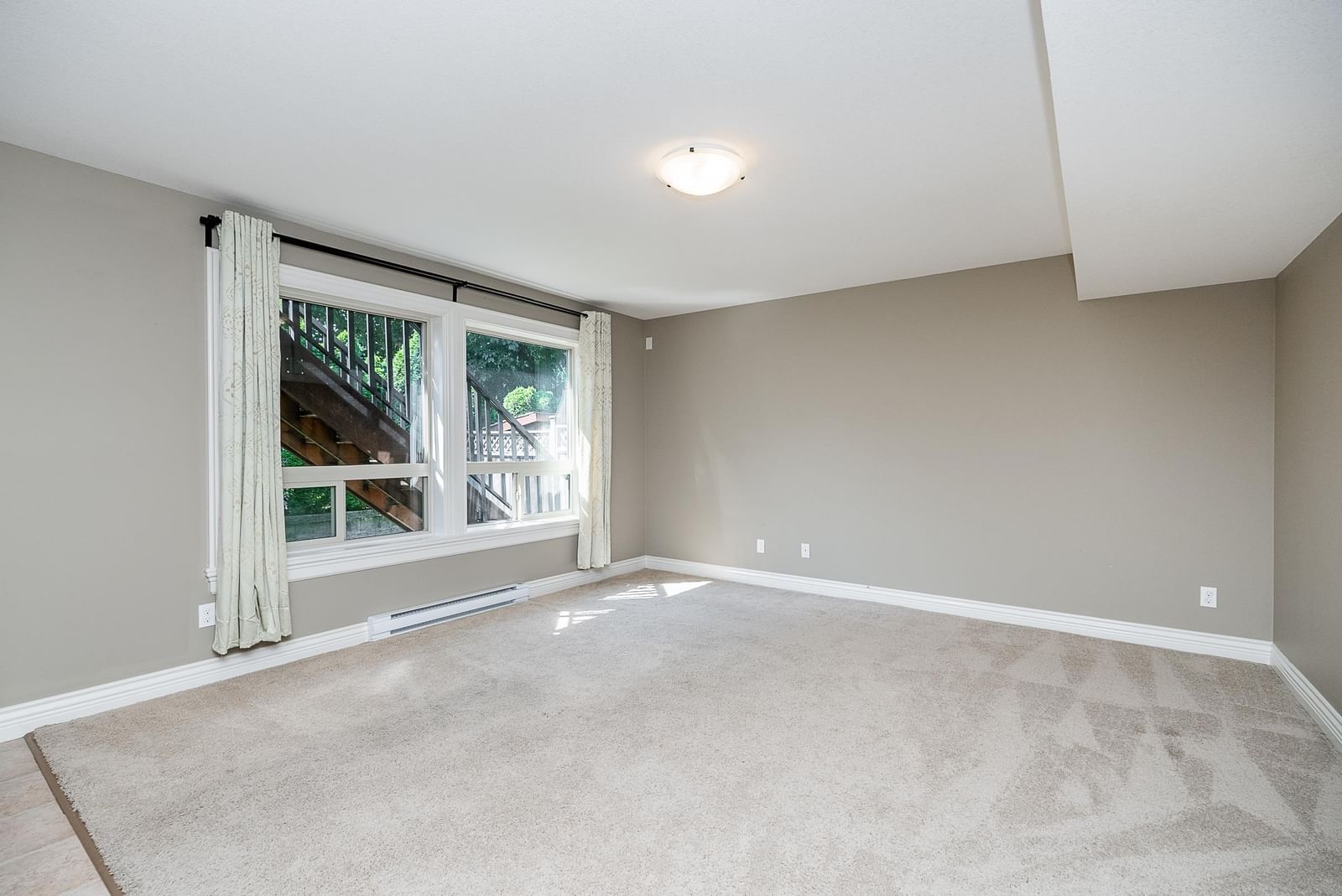 Listing Image 24