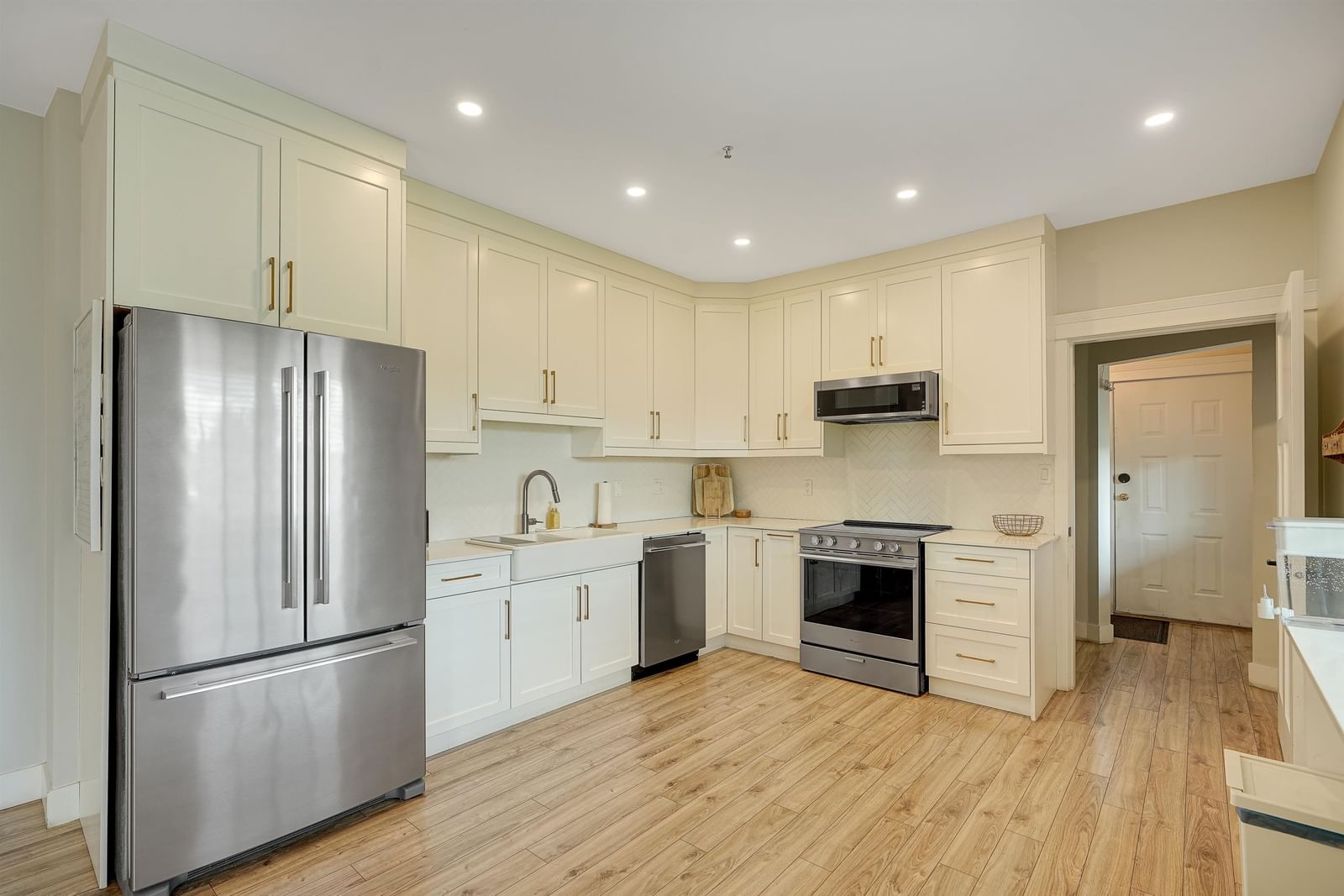 Listing Image 15