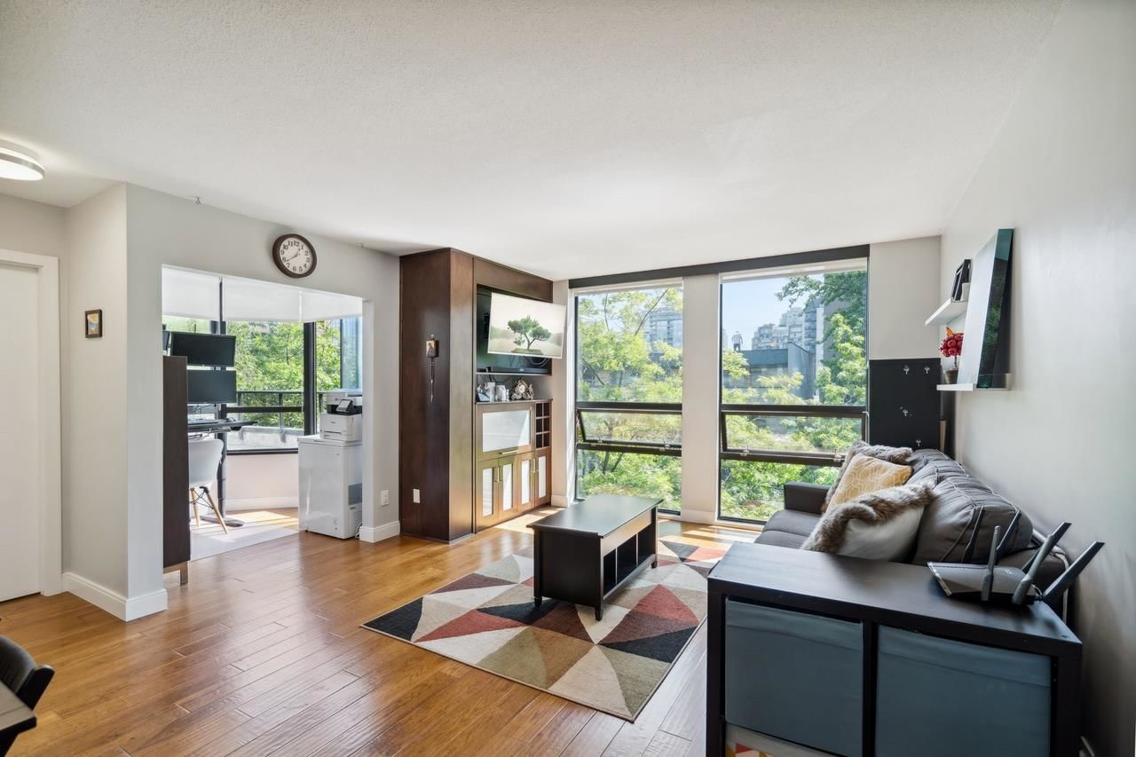 Listing Image 12