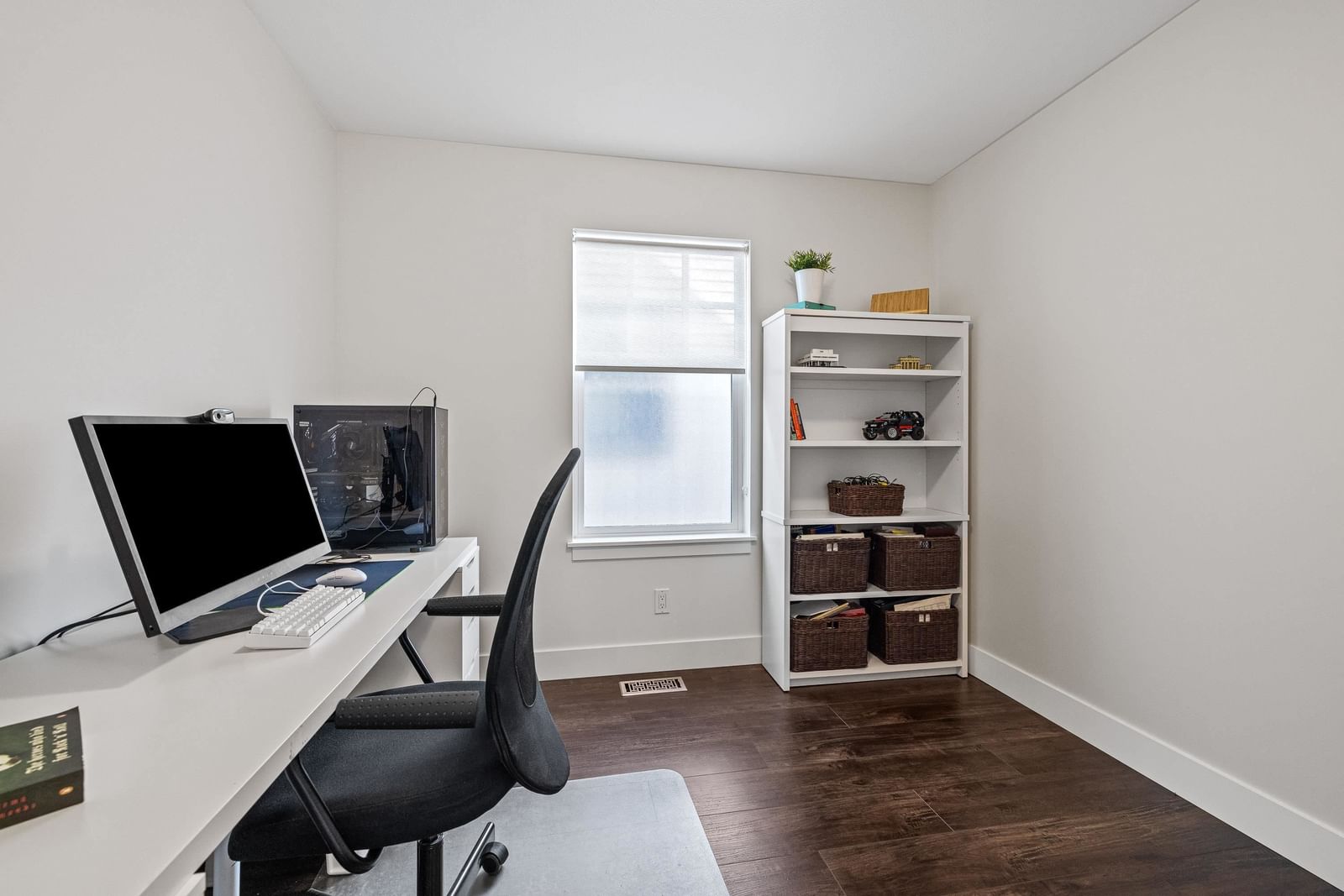 Listing Image 21