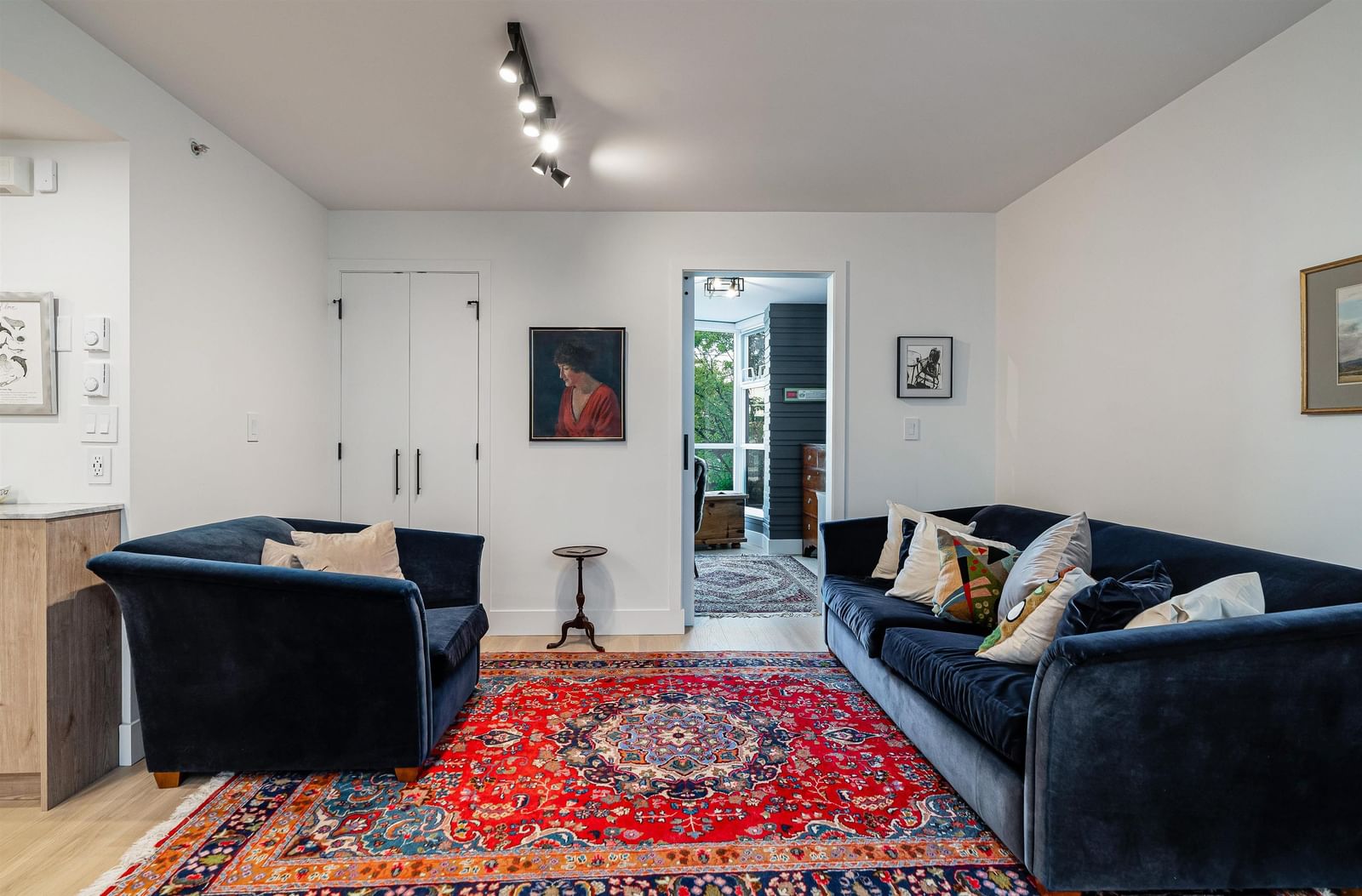 Listing Image 12