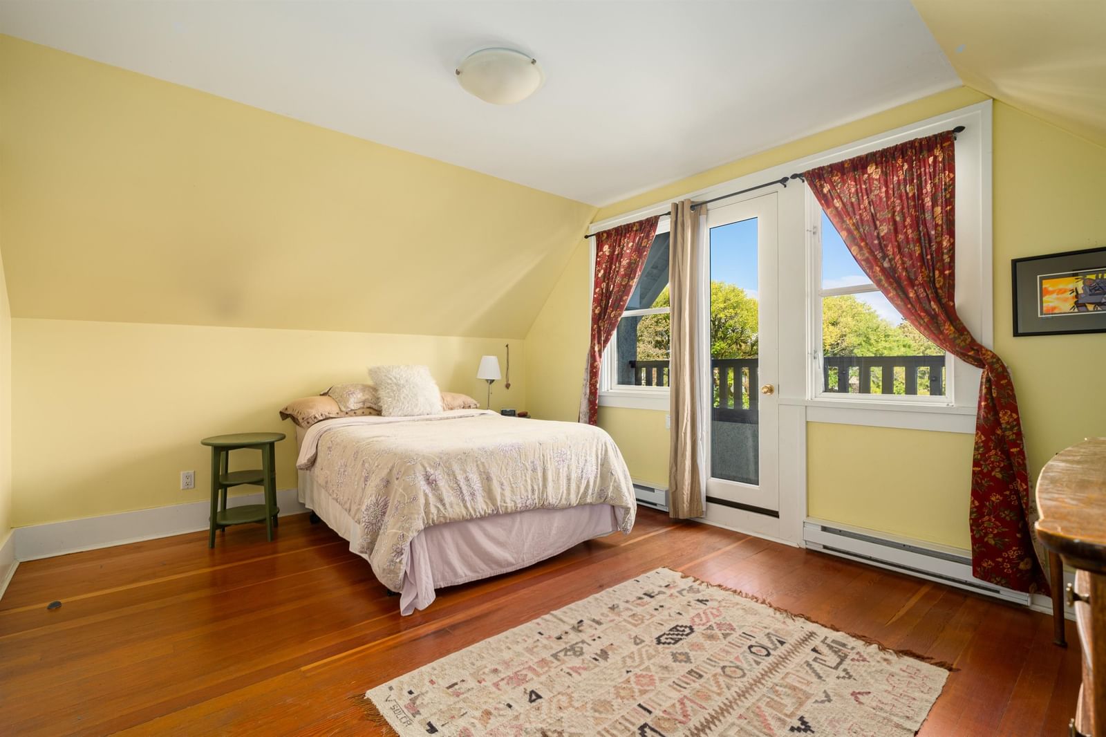 Listing Image 12