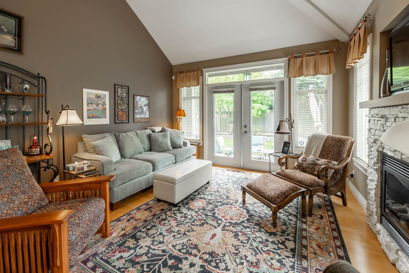 Listing Image 11
