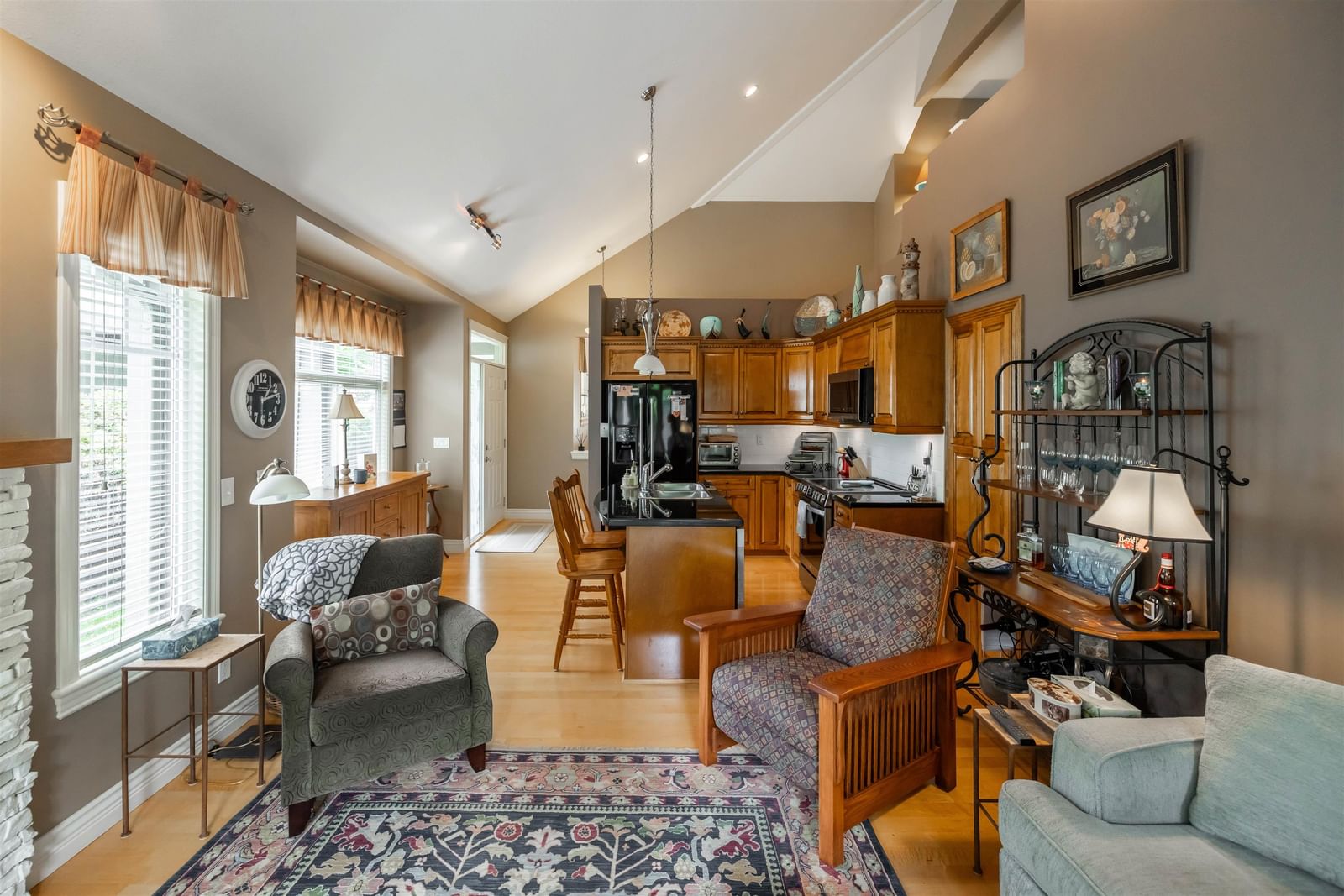 Listing Image 9
