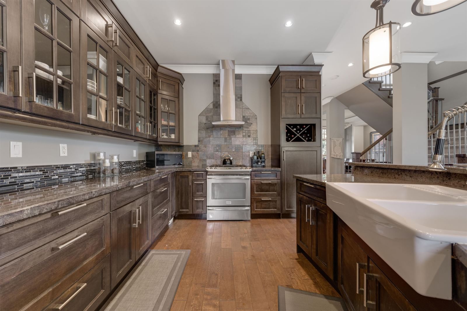 Listing Image 19