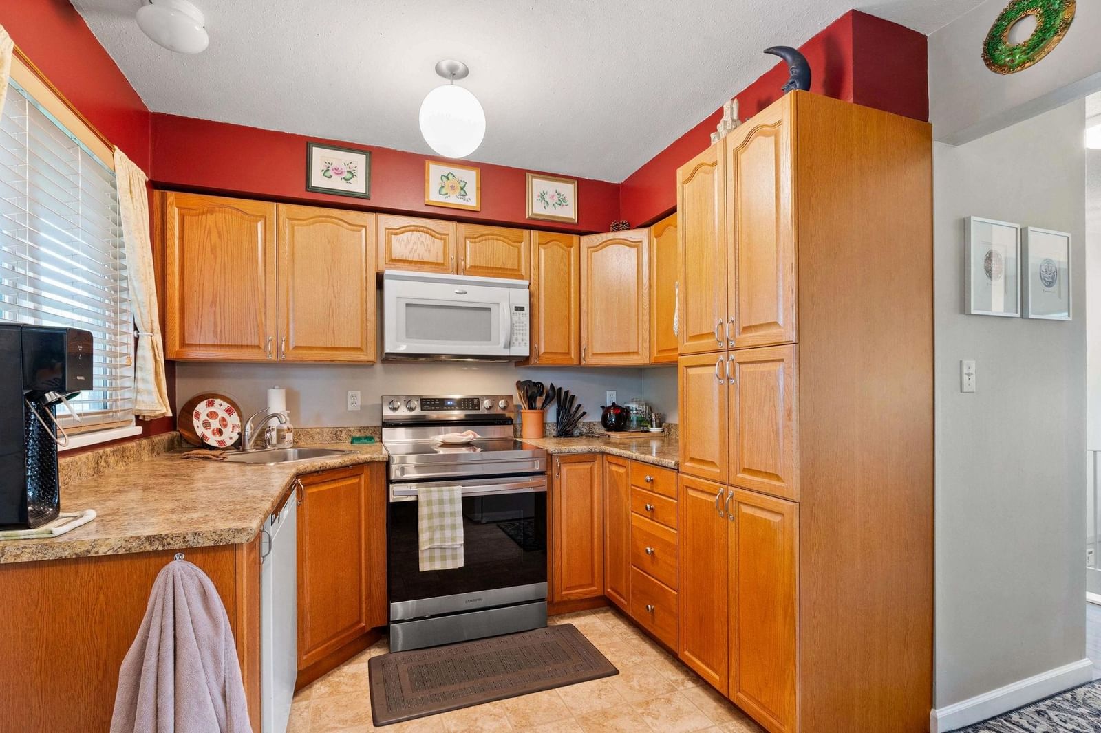 Listing Image 8