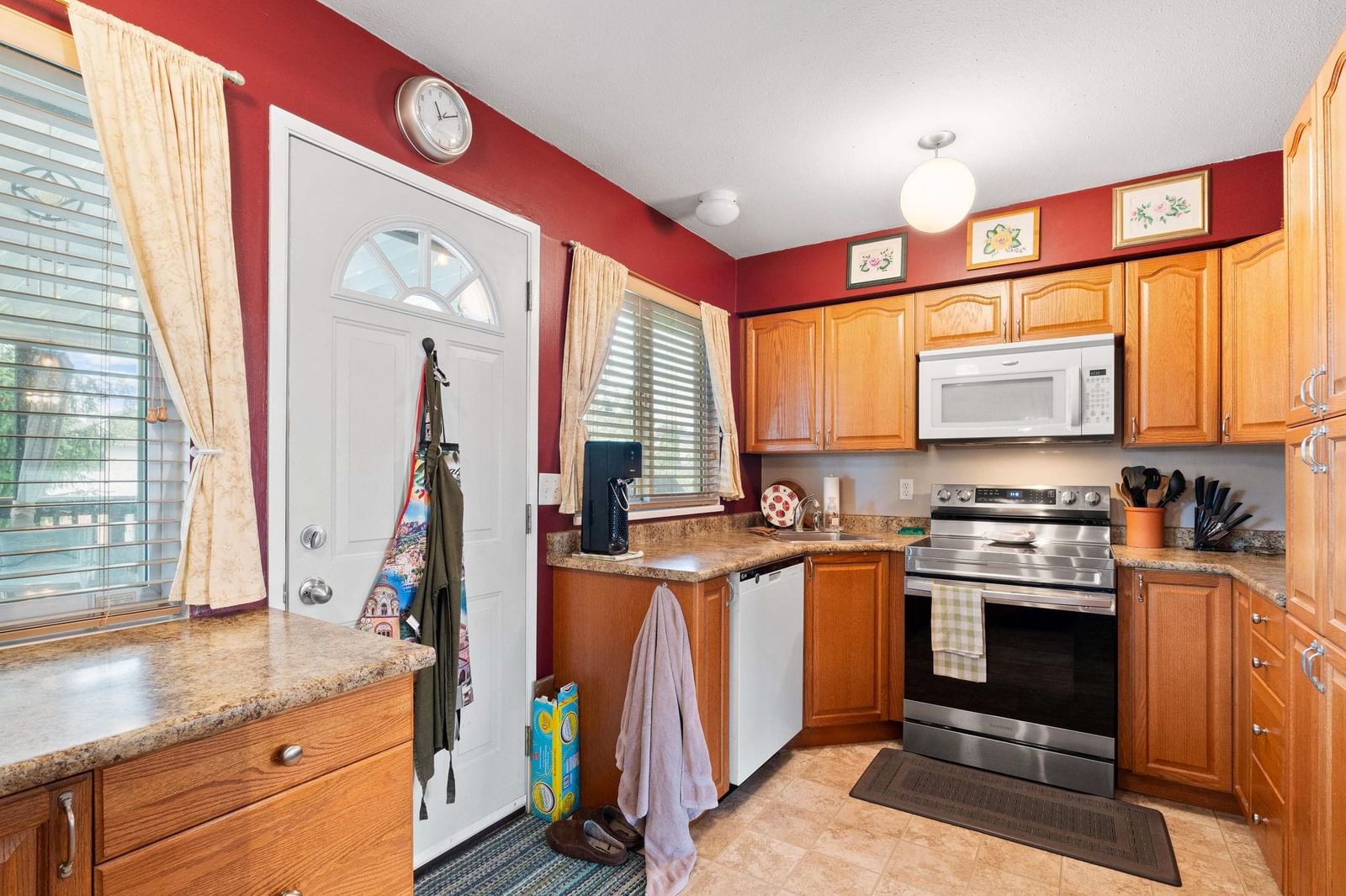 Listing Image 9