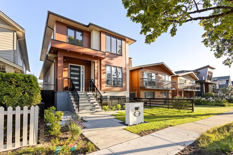 4346 Pender Street, Burnaby, V5C 2M6 | Image 2