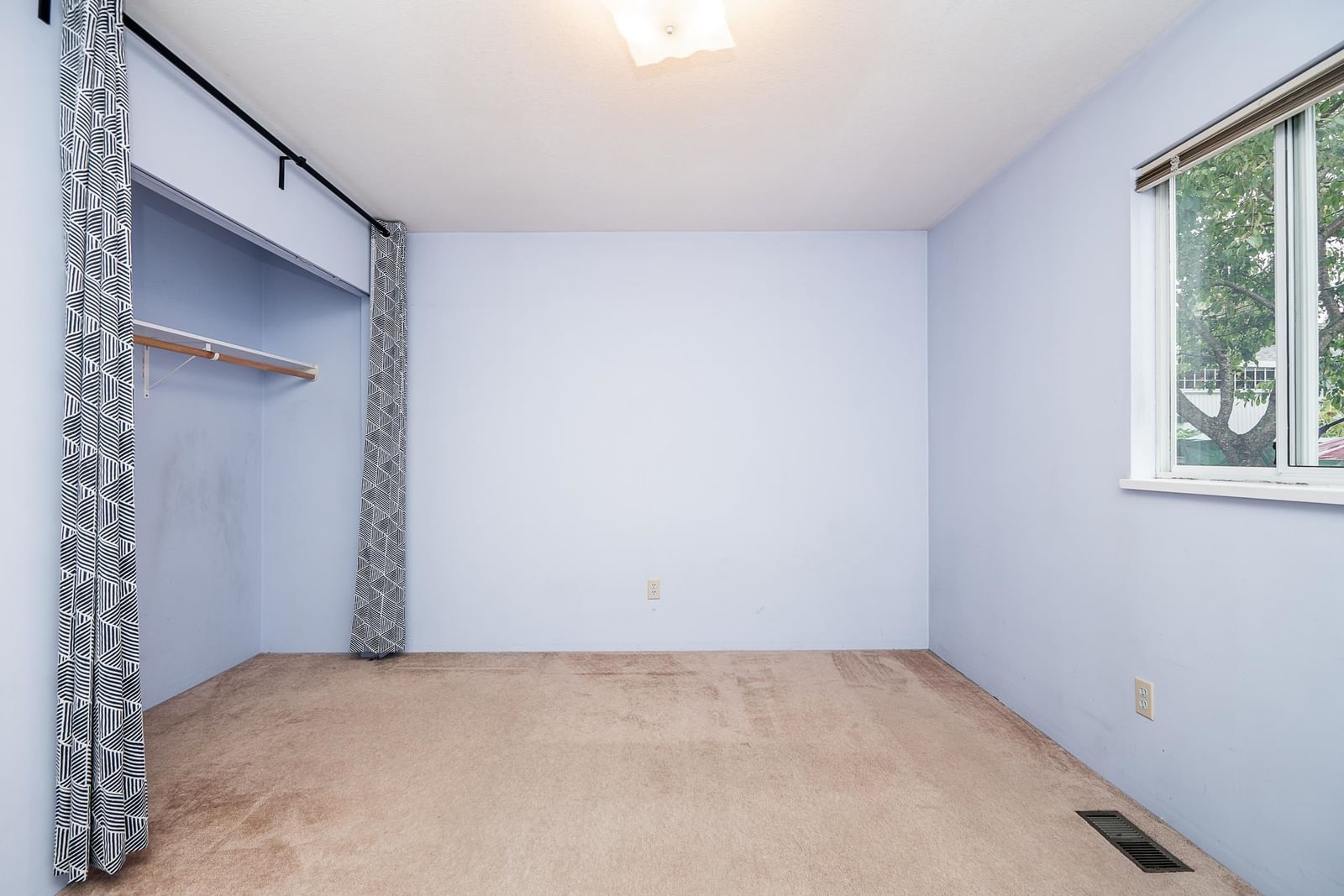 Listing Image 30