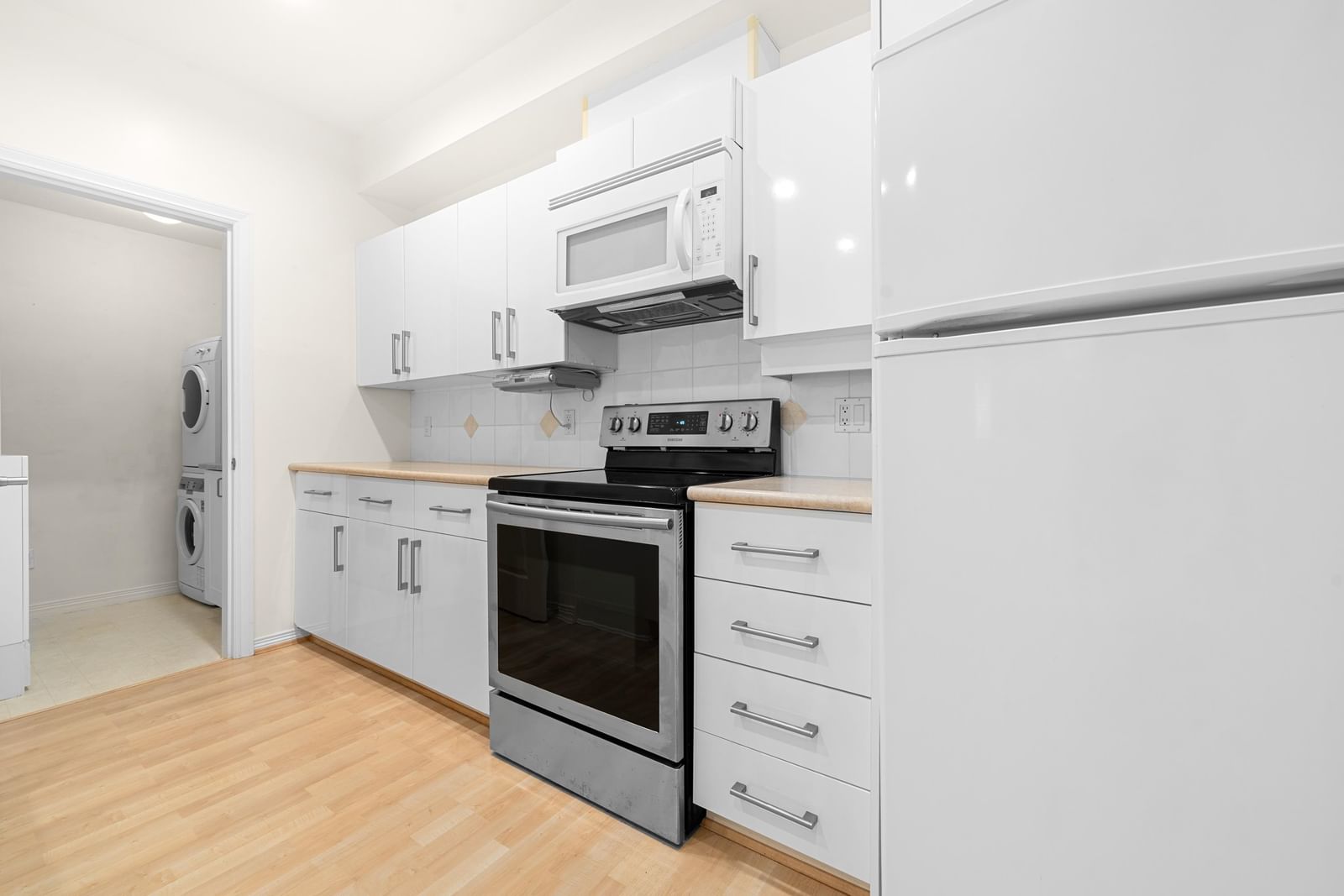 Listing Image 14