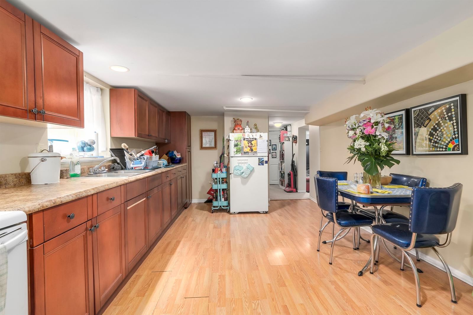 Listing Image 17