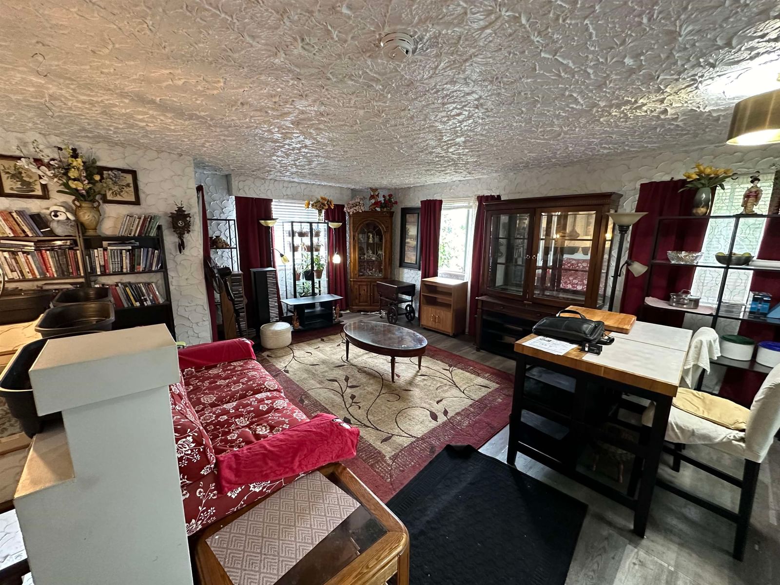 Listing Image 8