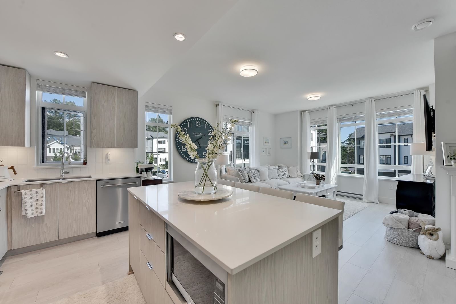 Listing Image 19