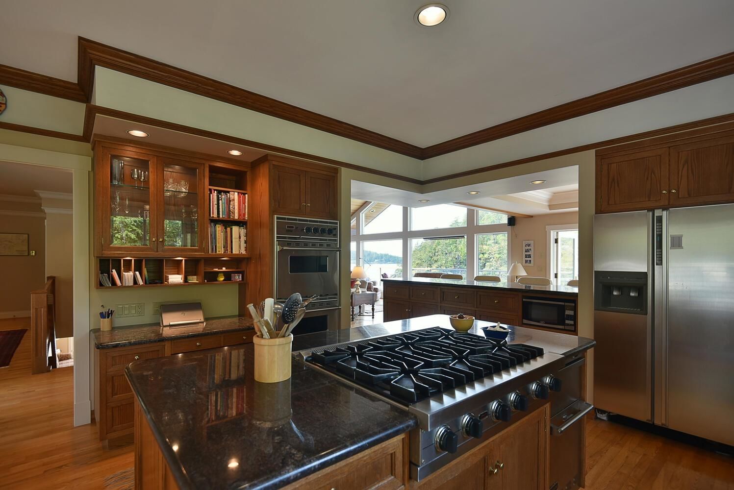 Listing Image 10