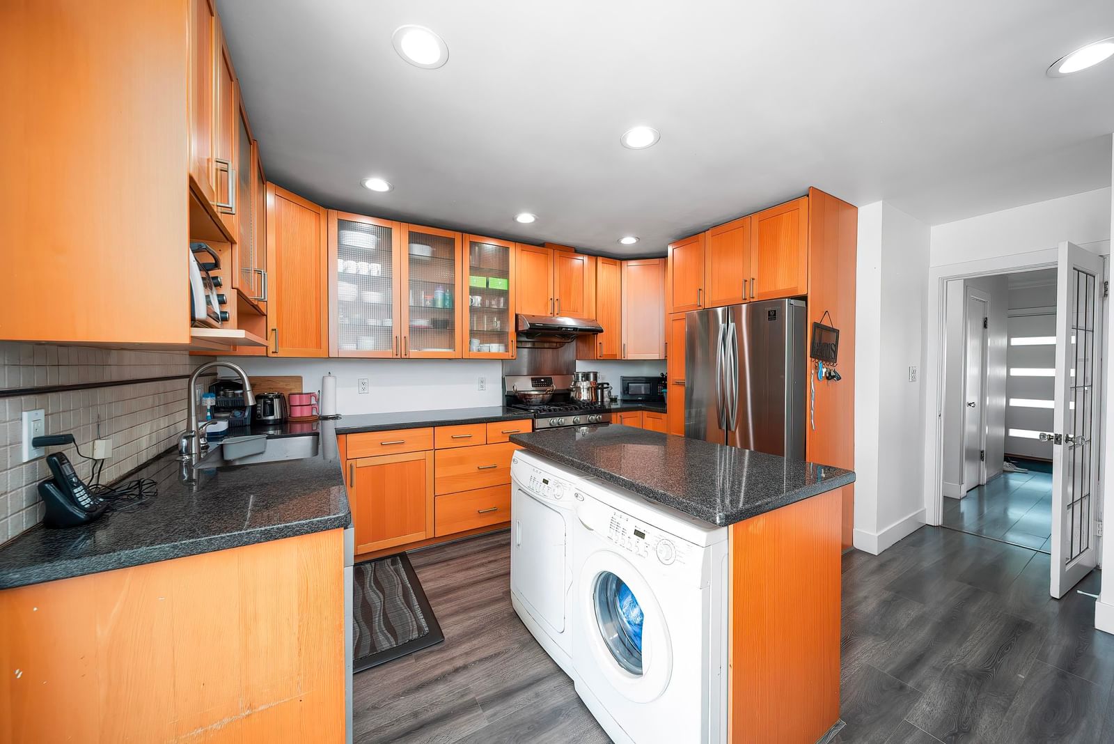 Listing Image 12