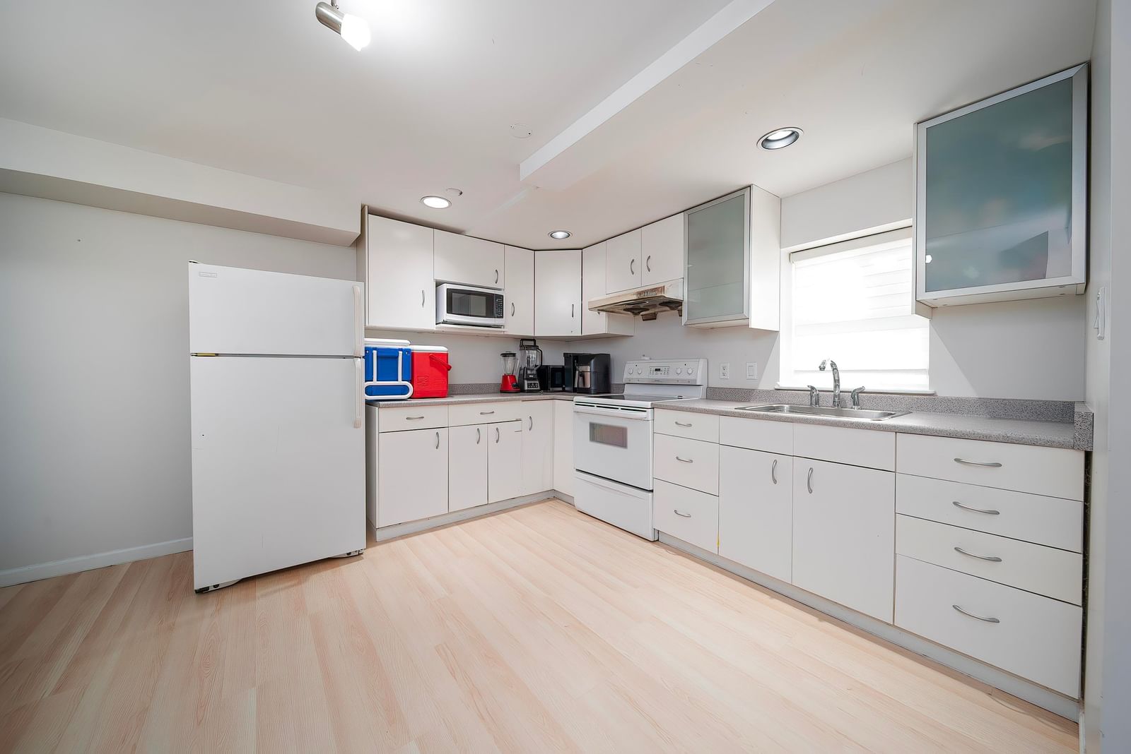 Listing Image 21