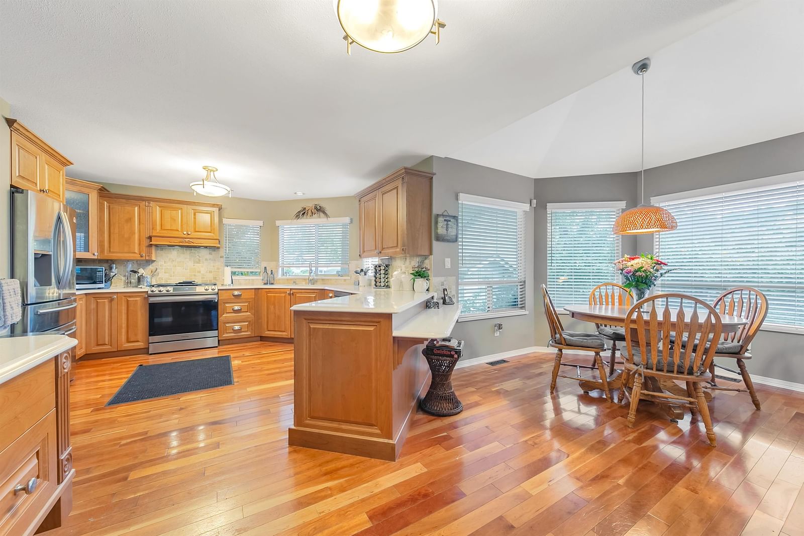 Listing Image 11