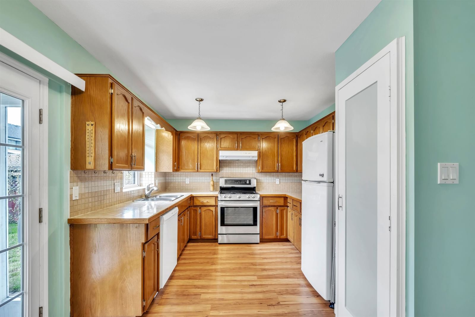 Listing Image 12
