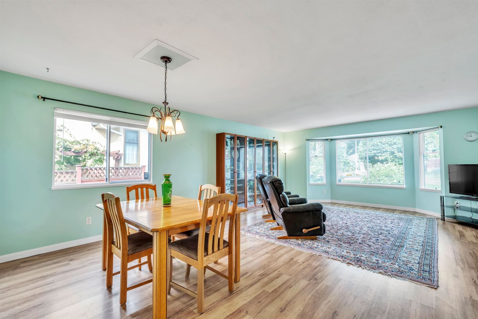 Listing Image 14