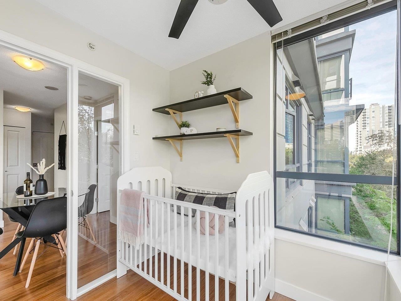 Listing Image 9