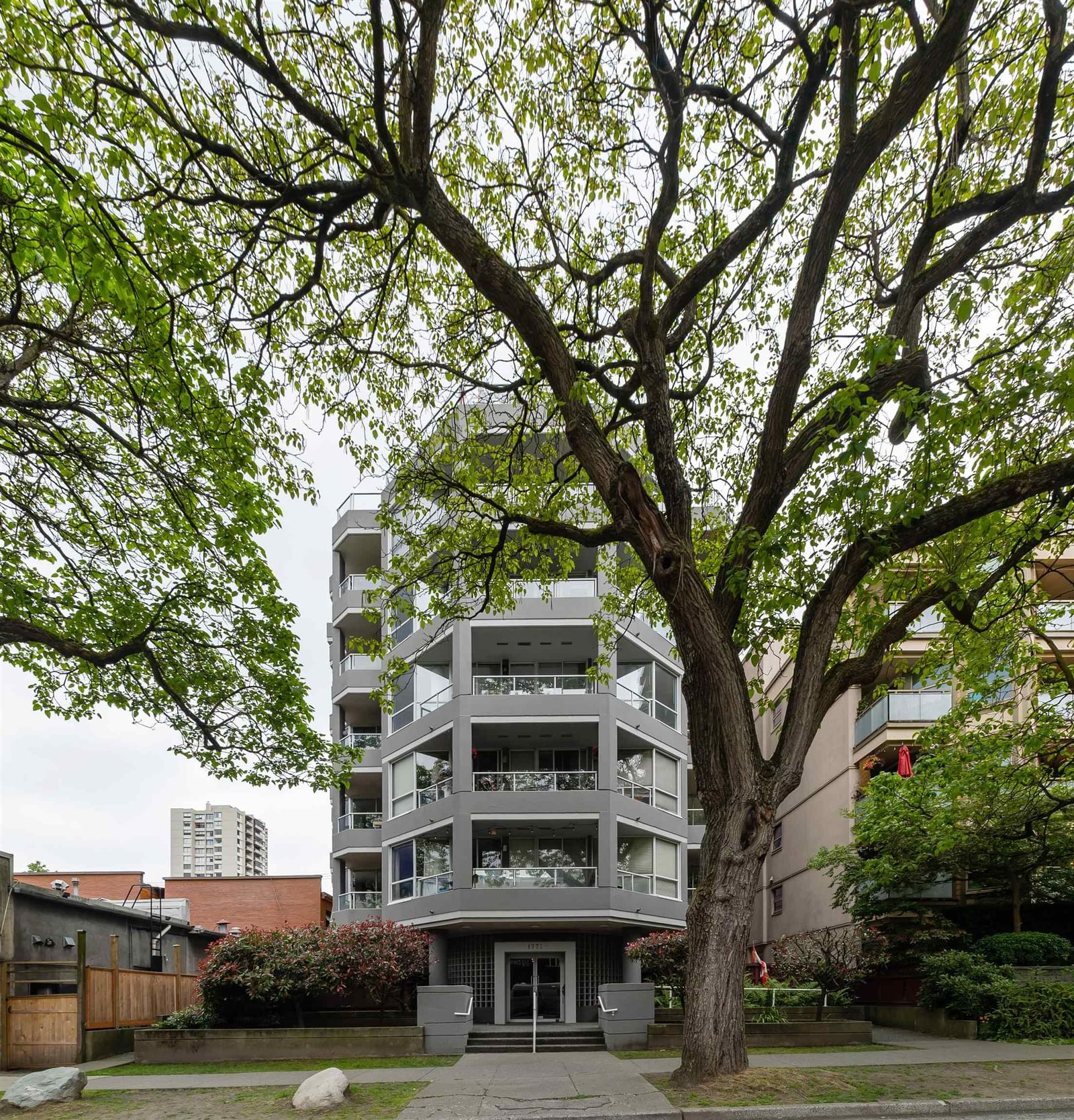 Listing Image 18