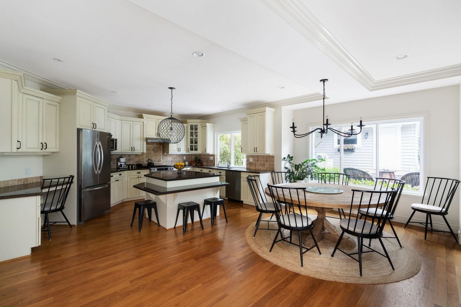 Listing Image 10