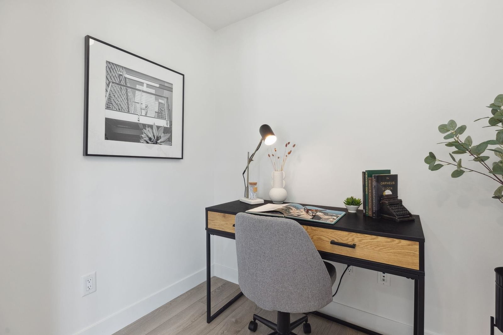 Listing Image 19