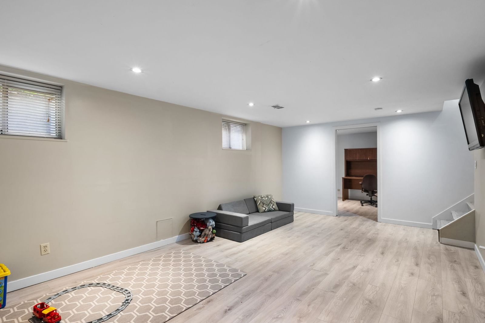 Listing Image 20